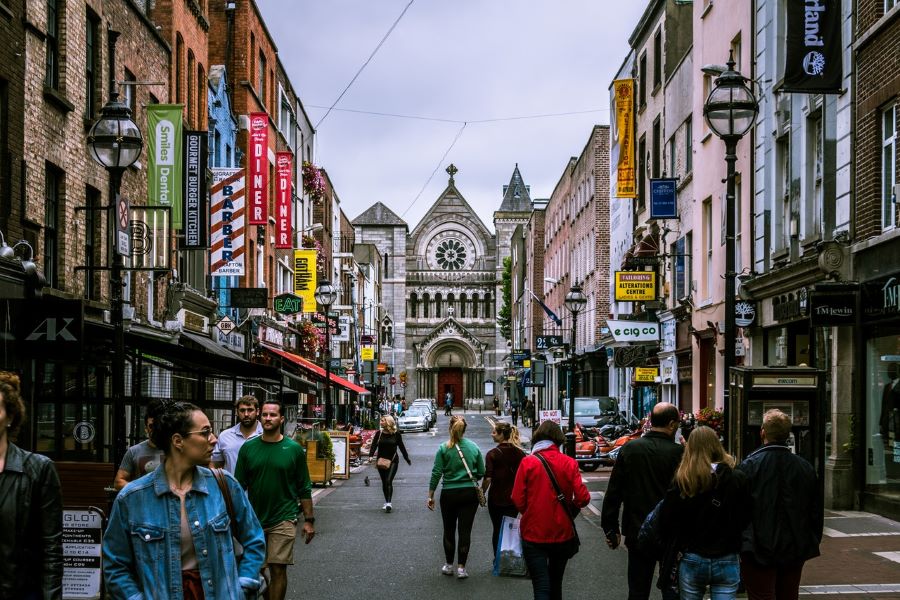 Hire and Pay in Ireland (Everything You Need to Know)